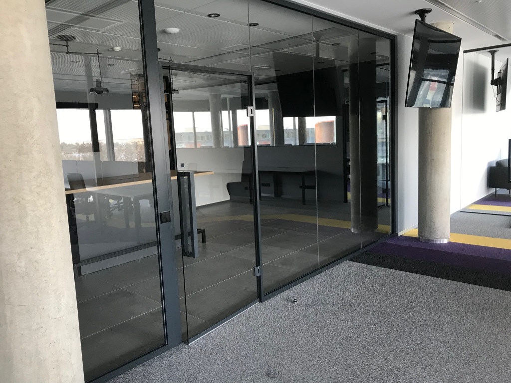 „HOSTINGER“ biuro patalpų apdaila Kaune – biurai darbai, UAB LINKODAS (3 nuotrauka)
