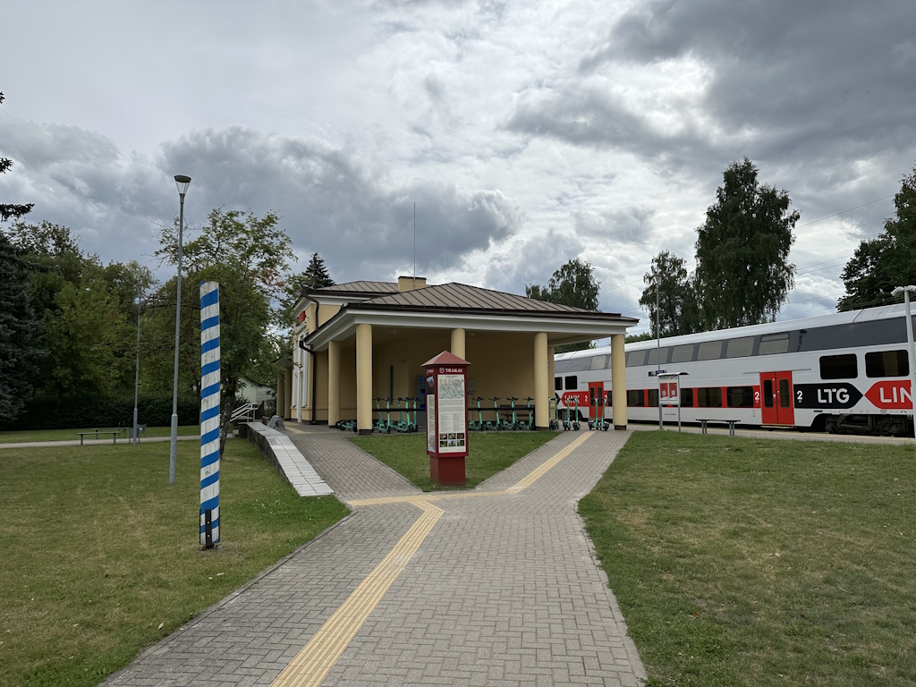 Trakų traukinių stoties fasado atnaujinimo darbai, 2021 m. – fasadai darbai, UAB LINKODAS (2 nuotrauka)