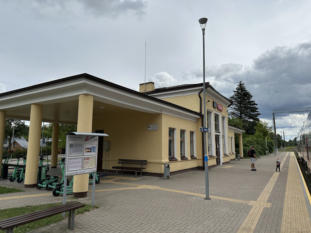 Trakų traukinių stoties fasado atnaujinimo darbai, 2021 m. – fasadai darbai, UAB LINKODAS (3 nuotrauka)